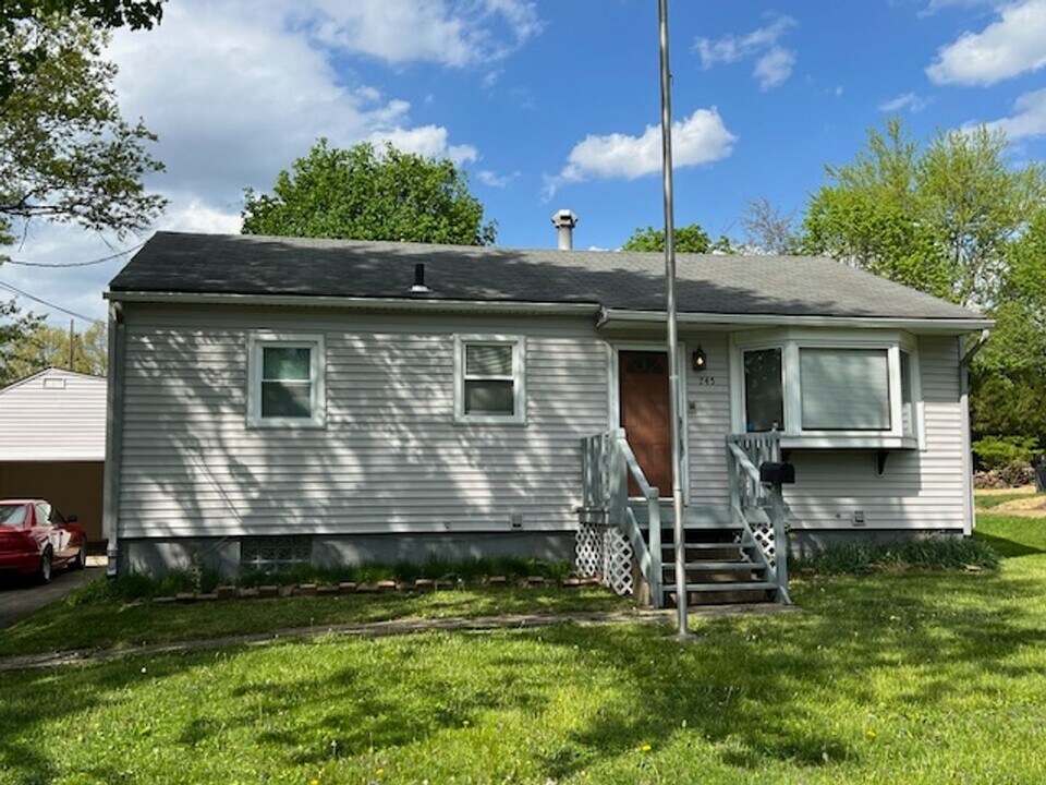 745 Cuyahoga St in Kent, OH - Building Photo