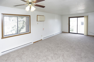 Lampliter in Fargo, ND - Building Photo - Interior Photo