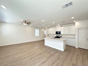 9162 Benton Wds St in Las Vegas, NV - Building Photo - Building Photo