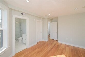 97 Robey St in Boston, MA - Building Photo - Building Photo