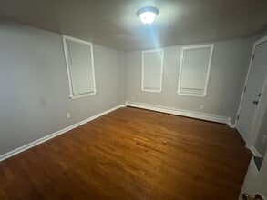 279 Prospect St, Unit B1 in East Hartford, CT - Foto de edificio - Building Photo