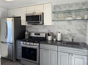 298 4th St in Jersey City, NJ - Building Photo - Building Photo