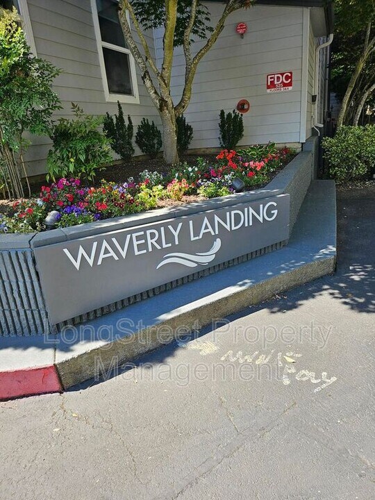 525 SE Marion St in Portland, OR - Foto de edificio