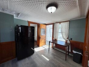 283 Chesley Hill Rd in Rochester, NH - Foto de edificio - Building Photo