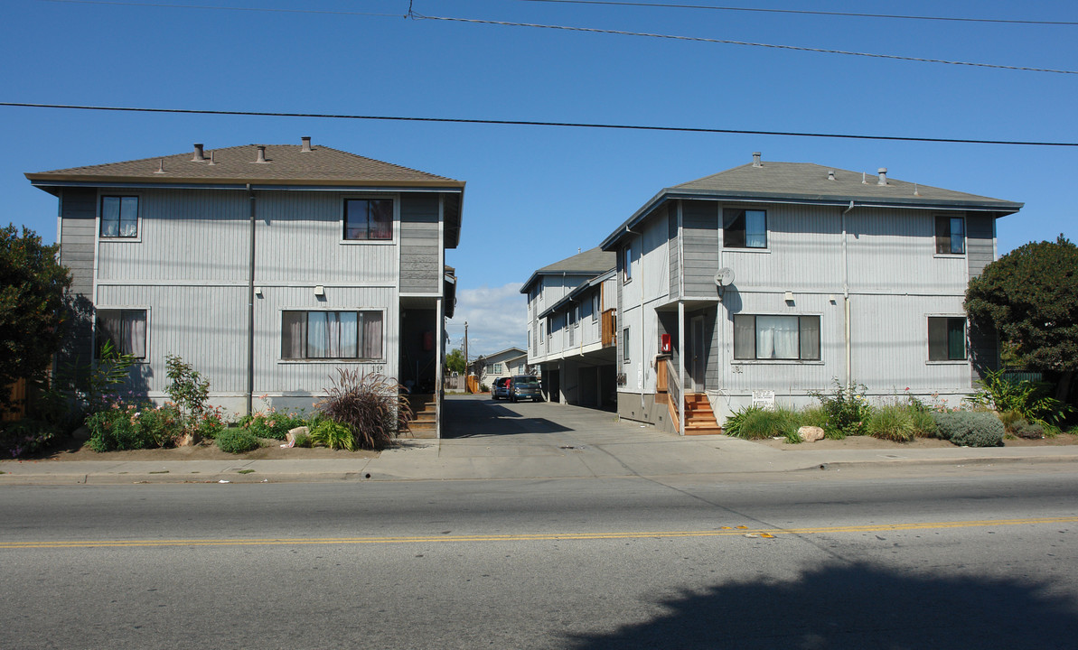 112 Riverside Dr in Watsonville, CA - Building Photo