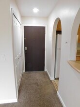 32005 W 12 Mile Rd in Farmington Hills, MI - Building Photo - Building Photo