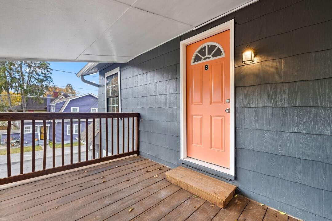 2400 Woodbine Ave in Knoxville, TN - Building Photo