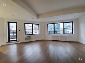 157 W 57th St in New York, NY - Building Photo - Building Photo