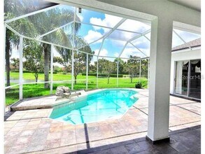 8602 Herons Cove Pl in Tampa, FL - Building Photo - Building Photo