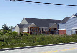 Scholar House in Fort Wayne, IN - Foto de edificio - Building Photo