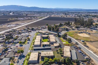 Plaza Apartments in Salinas, CA - Building Photo - Building Photo