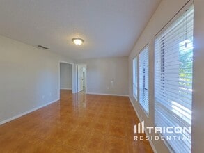 5163 Tallow Wood Ct in Orlando, FL - Foto de edificio - Building Photo