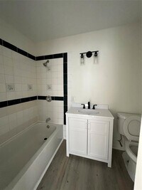 4910 Saxon Dr photo'