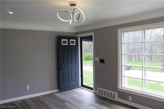 14209 Saybrook Ave in Cleveland, OH - Building Photo - Building Photo