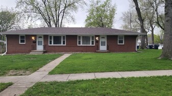 3314 68th St in Urbandale, IA - Building Photo