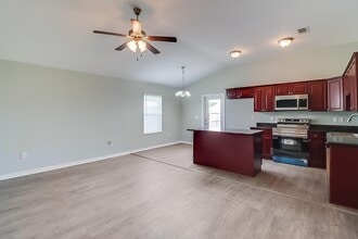13346 Willow Oak Cir in Gulfport, MS - Building Photo - Building Photo
