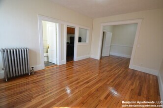 1334 Commonwealth Ave, Unit 18 in Boston, MA - Building Photo - Building Photo