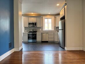 251 Edwards St in New Haven, CT - Building Photo - Building Photo