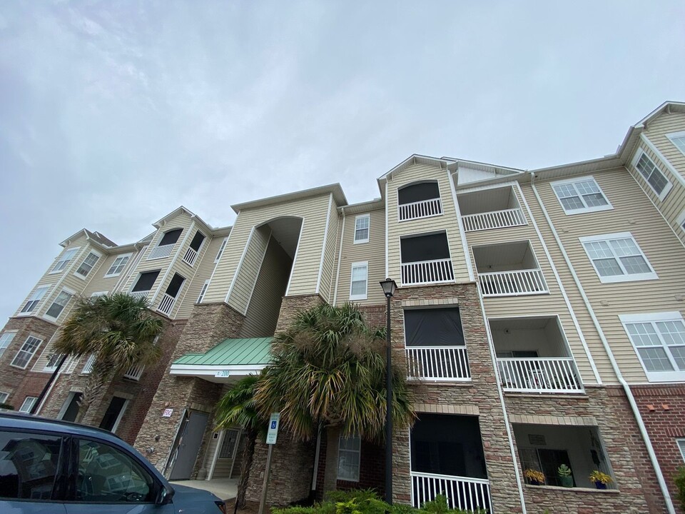 300 Gateway Condos Dr in Surf City, NC - Foto de edificio