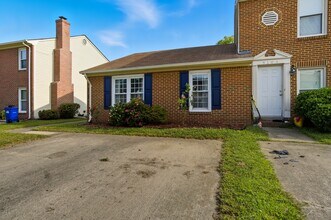 5106 Radcliff Cir in Portsmouth, VA - Building Photo - Building Photo