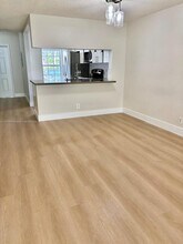 2 Simonton Cir in Weston, FL - Building Photo - Building Photo