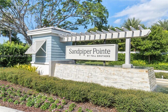 property at 1827 Sandpiper Pointe Pl