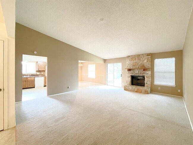 12111 Saxony Ln in Austin, TX - Building Photo - Building Photo