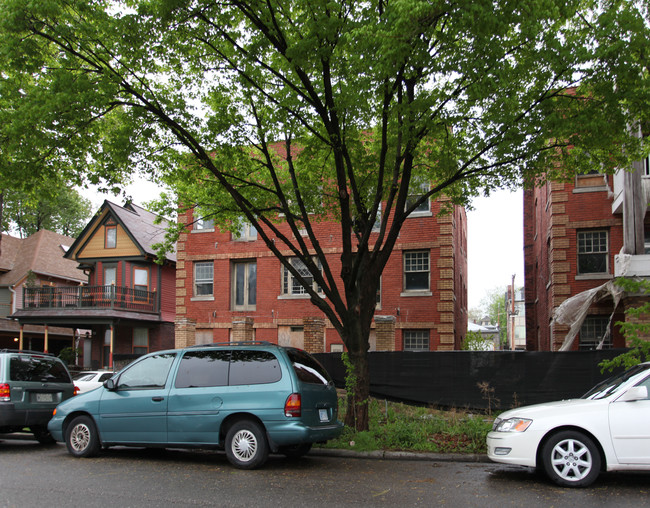 2523-2525 Cherry St in Kansas City, MO - Foto de edificio - Building Photo