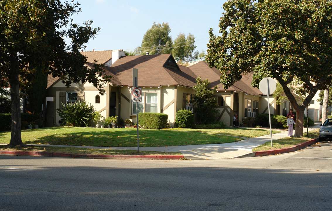 1431 E Broadway in Glendale, CA - Building Photo