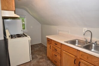 1311 Montgomery Rd in Mishawaka, IN - Building Photo - Building Photo