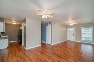 1202 Crane Dr in Euless, TX - Building Photo - Building Photo