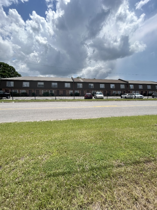 3200 Hospital Rd