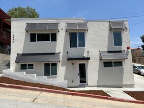 2932 Nutmeg St in San Diego, CA - Building Photo - Building Photo
