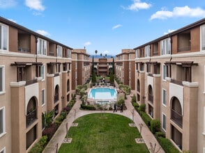 Villa Cortina in San Jose, CA - Building Photo - Building Photo