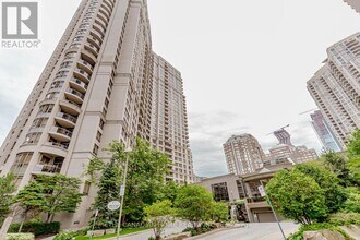 3880 Duke of York Blvd in Mississauga, ON - Building Photo - Building Photo