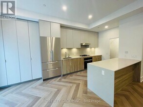 8 Cedarland Dr in Markham, ON - Building Photo - Building Photo