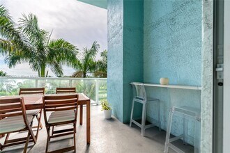 1900 N Bayshore Dr in Miami, FL - Foto de edificio - Building Photo