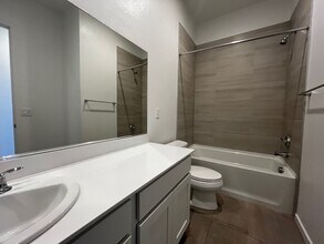 9040 Skye Canyon Ranch St in Las Vegas, NV - Building Photo - Building Photo