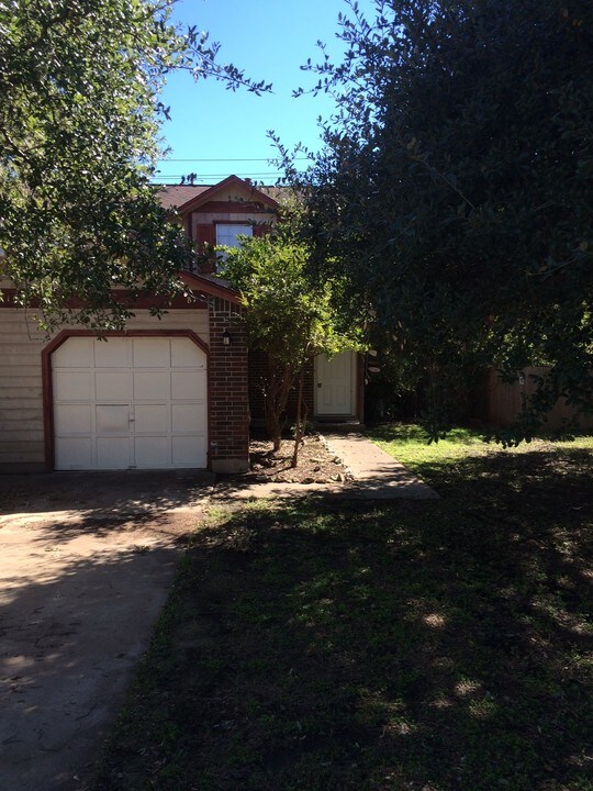 9105 Japonica Ct-Unit -1 in Austin, TX - Building Photo