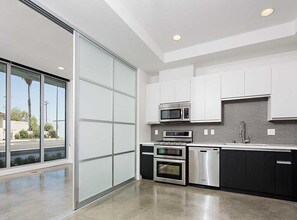 AMLI Lex on Orange in Glendale, CA - Foto de edificio - Building Photo
