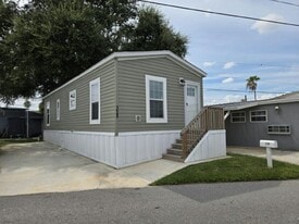3301 58th Ave N in St. Petersburg, FL - Building Photo