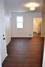 2611 Larkins Way, Unit Apt 2 in Pittsburgh, PA - Foto de edificio - Building Photo
