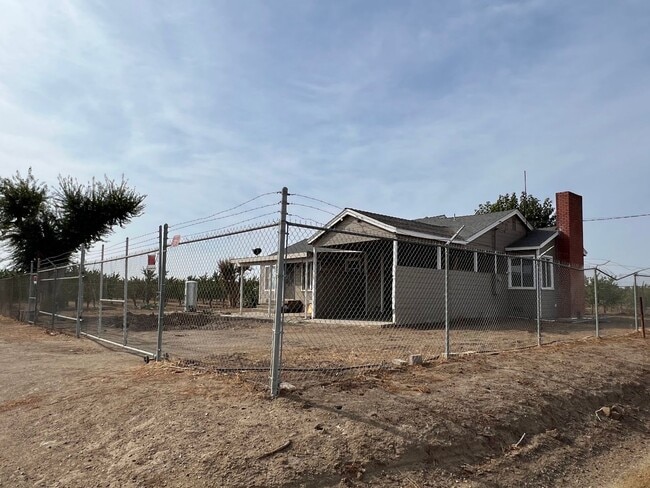 20649 E American Ave in Reedley, CA - Building Photo - Building Photo