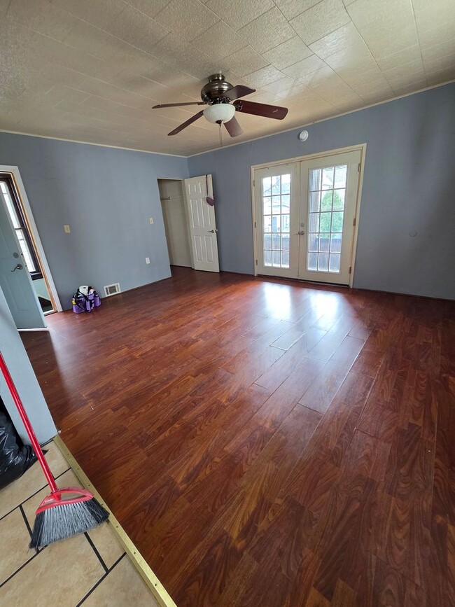 property at 1048 E 4th St