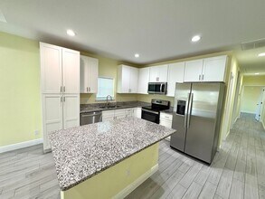 621 E Virginia Ave in Punta Gorda, FL - Building Photo - Building Photo