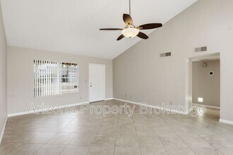 1352 E Todd Dr in Tempe, AZ - Building Photo - Building Photo