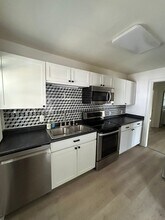 609 Center St in West Columbia, SC - Building Photo - Building Photo