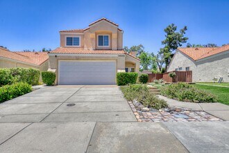 43049 Corte Cabrera in Temecula, CA - Building Photo - Building Photo