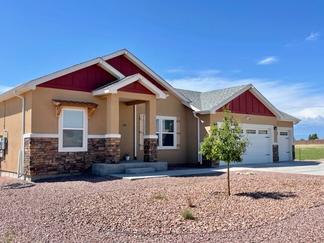 852 E Sandusky Dr in Pueblo West, CO - Building Photo - Building Photo