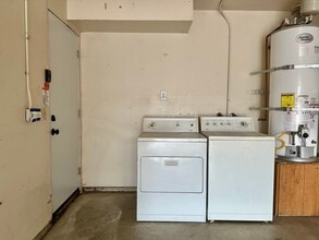 1807 V St in Sacramento, CA - Building Photo - Building Photo